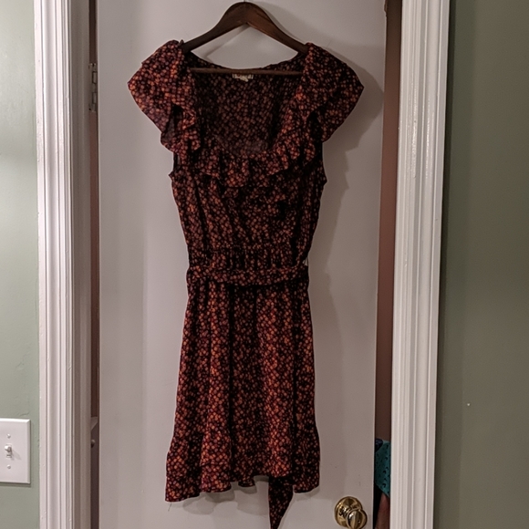 Dress - Picture 1 of 3